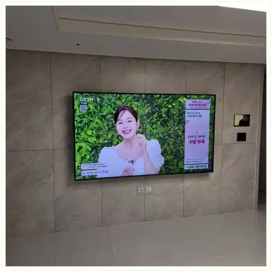 벽걸이TV 설치 참고 이미지 13-100 두 번째 사진